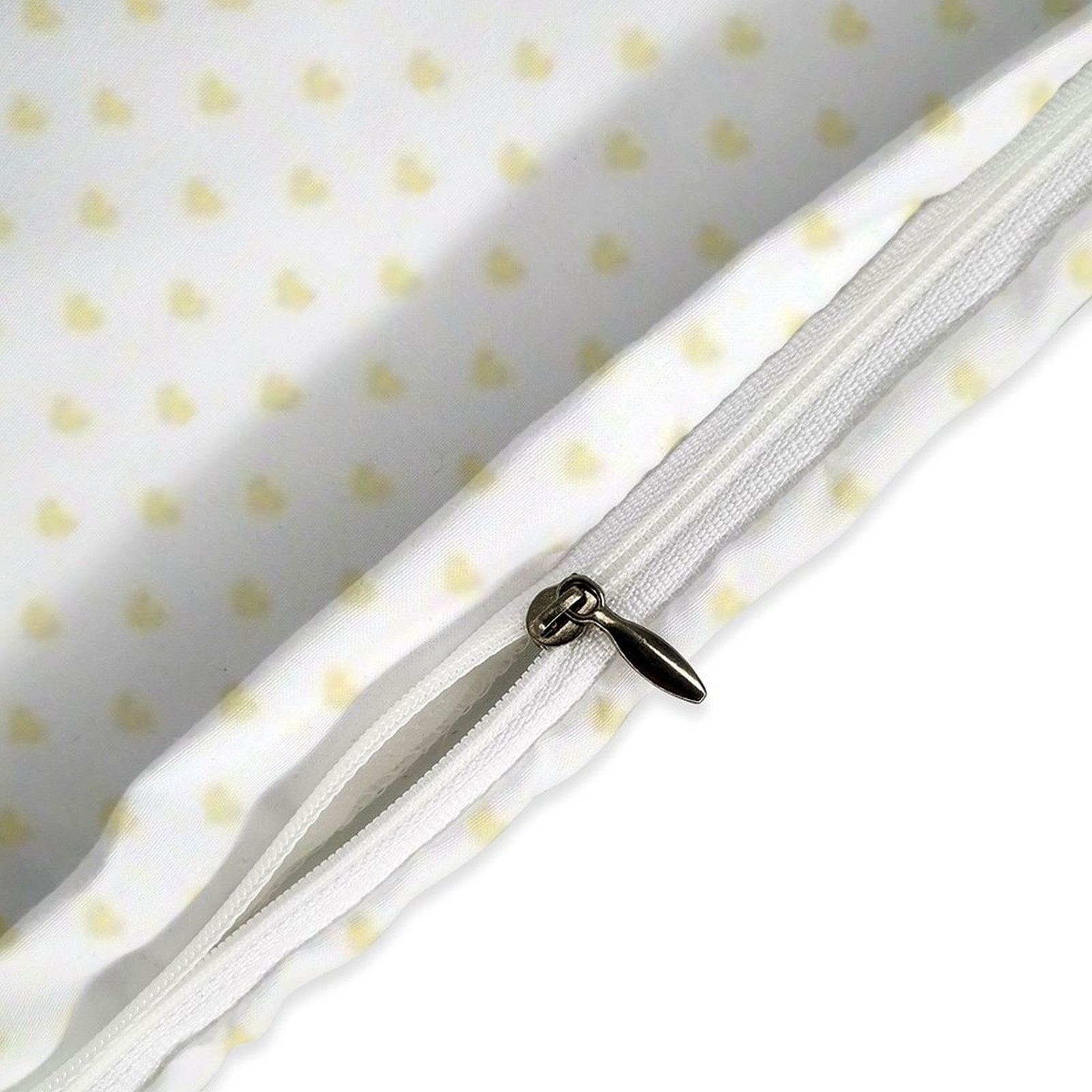 White bedding set detail with yellow heart pattern and zipper closure, personalized duvet cover sets.