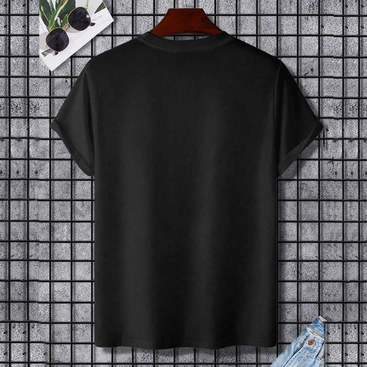 WITH A BODY LOOK LIKE THIS WHO NEEDS  HAIRS Gildan Unisex T-shirt (180g)